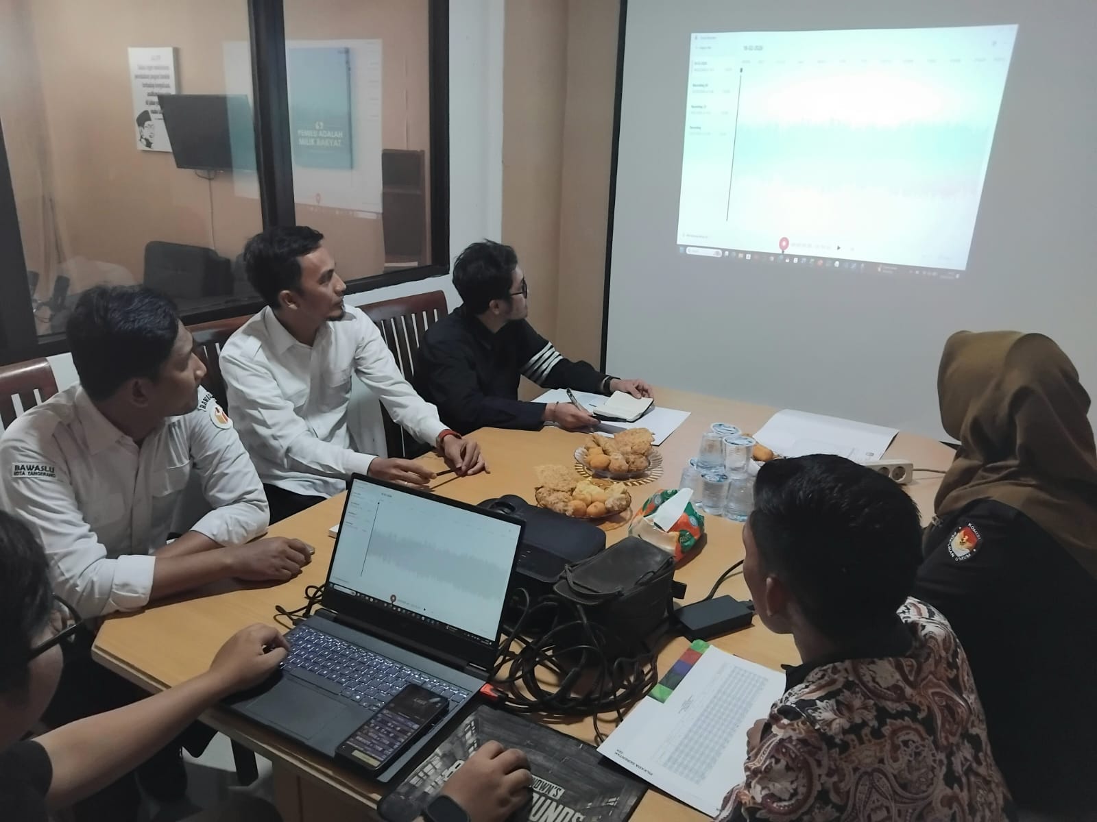 Bawaslu Kota Tangerang melaksanakan Rapat Koordinasi Pra Pleno Pemutakhiran Data Pemilih Berkelanjutan (PDPB) Triwulan I Tahun 2026 bersama KPU Kota Tangerang.