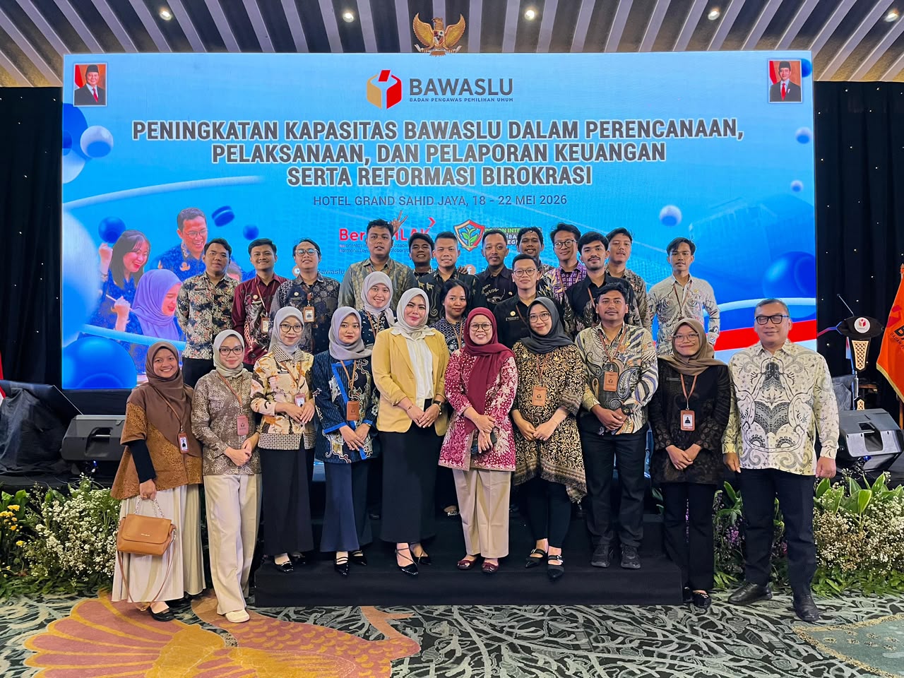 PNS Bawaslu Provinsi Banten Bersama Anggota Bawaslu Provinsi Banten dan Kota Tangerang Selatan