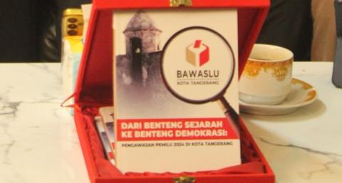 Buku "Dari Benteng Sejarah ke Benteng Demokrasi: Pengawasan Pemilu 2024 di Kota Tangerang