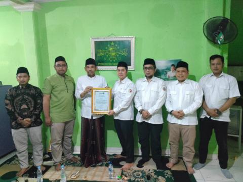 Penyerahan Piagam Penghargaan Kepada DMI Kota Tangerang Oleh Bawaslu Kota Tangerang Dalam Rangka Pelaksanaan Konsolidasi Demokrasi