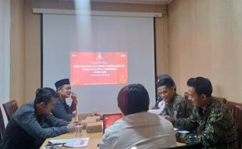 Bawaslu Kota Tangerang menghadiri Rapat Pra Pleno Pemutakhiran Data Pemilih Berkelanjutan (PDPB) Triwulan III Tahun 2026 yang diselenggarakan Komisi Pemilihan Umum (KPU) Kota Tangerang, bertempat di Kantor KPU Kota Tangerang, Senin (28/9/2026).