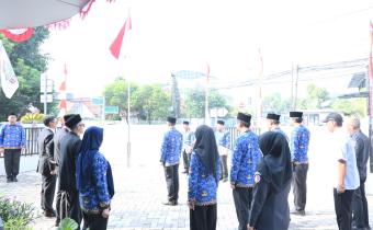 Pelaksanaan Upacara HUT 81 Republik Indonesia di Kantor Bawaslu Kota Tangerang